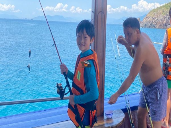 Private Nha Trang Fishing And Snorkeling Tour BBQ Onboard