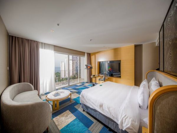 Quinter Central Nha Trang Hotel