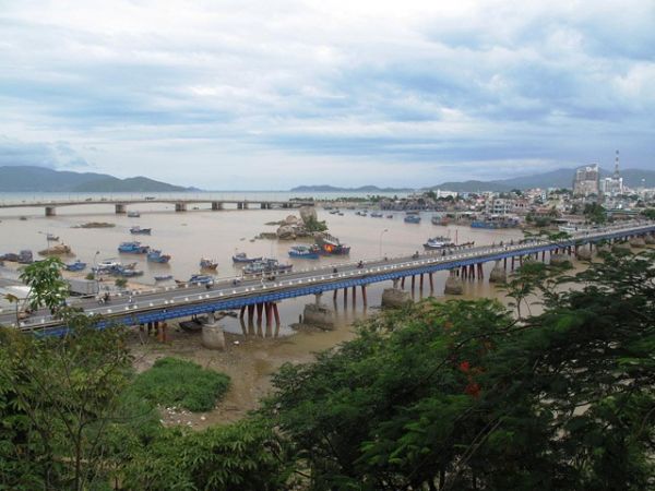 Xom Bong Bridge Nha Trang